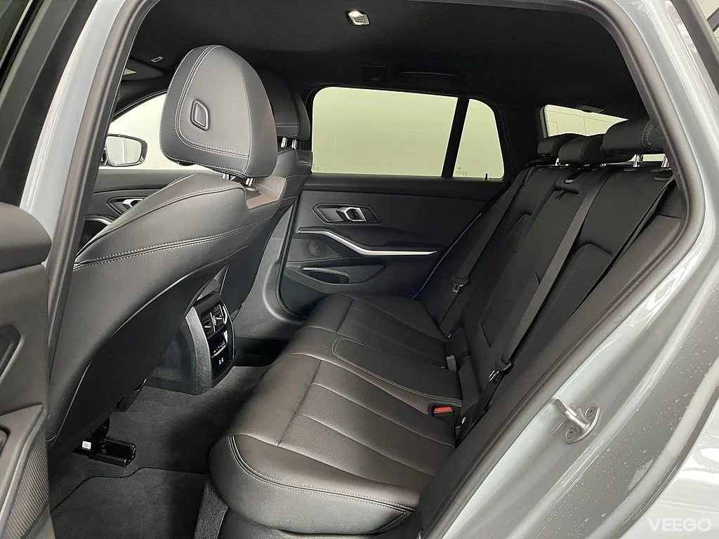 BMW 330 xDrive Touring M Sport Drag Rattvärme Park Assist 0kW