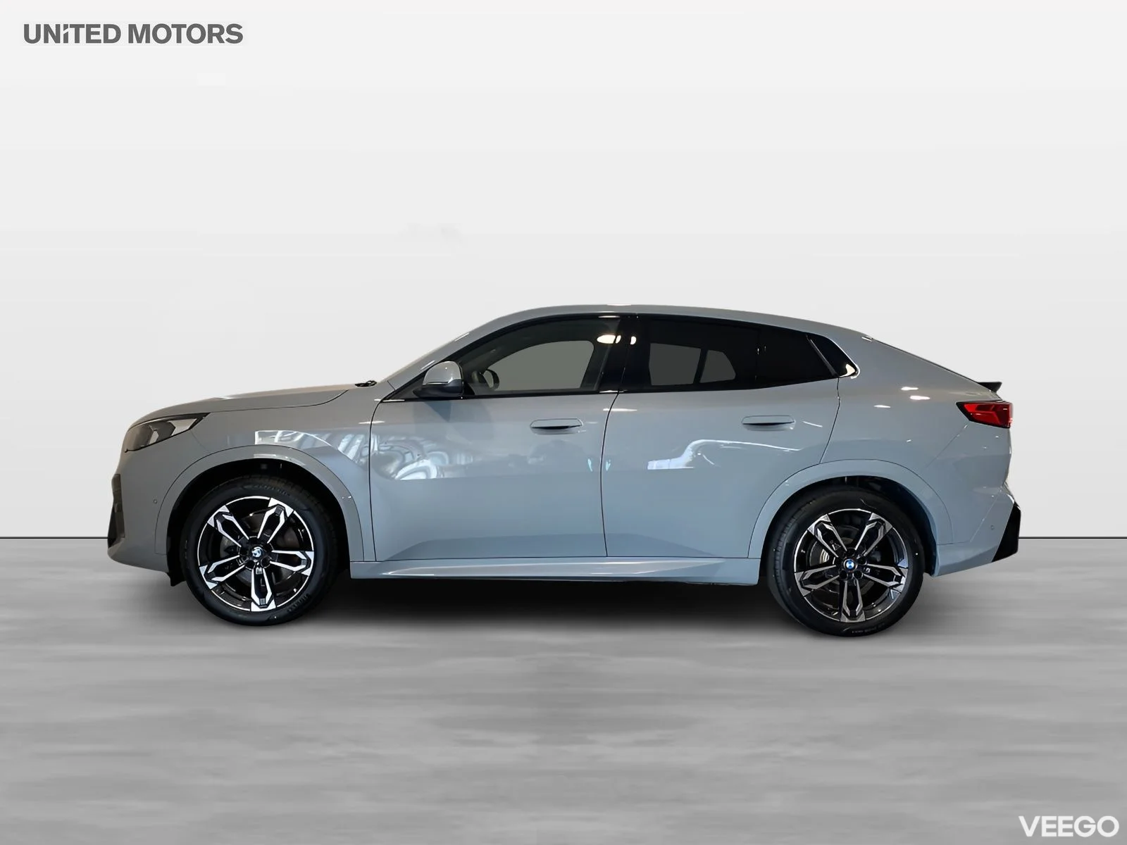 BMW iX2 IX2 xDrive30  M Sport Parkeringsassistans Drag 0kW