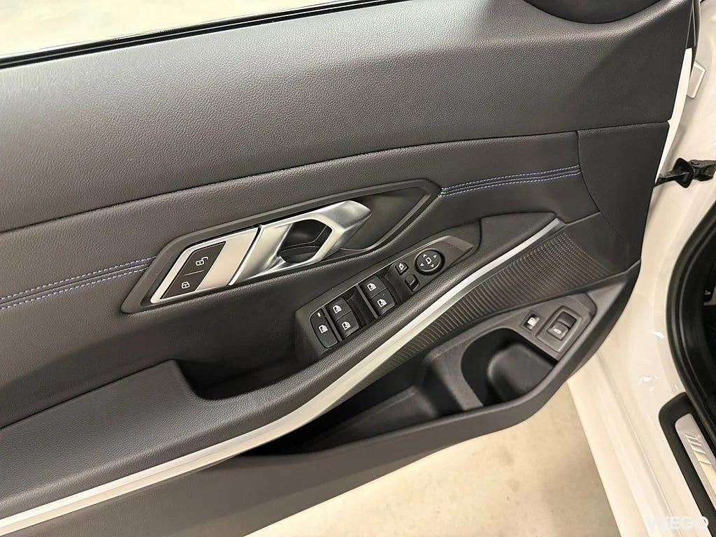 BMW 330 e xDrive Touring 292HK M-Sport /Drag /Widescreen 215kW