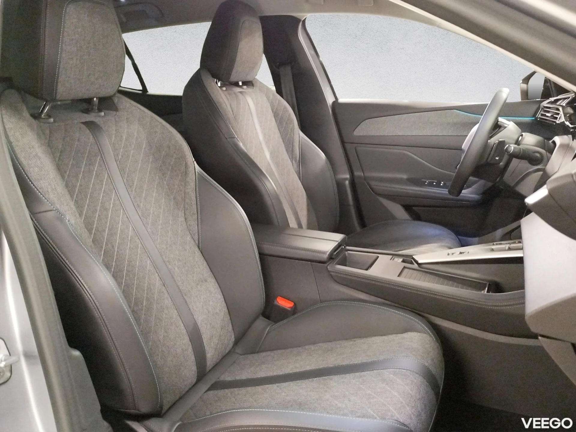 Peugeot 408 Allure PureTech 130 AT8 96kW