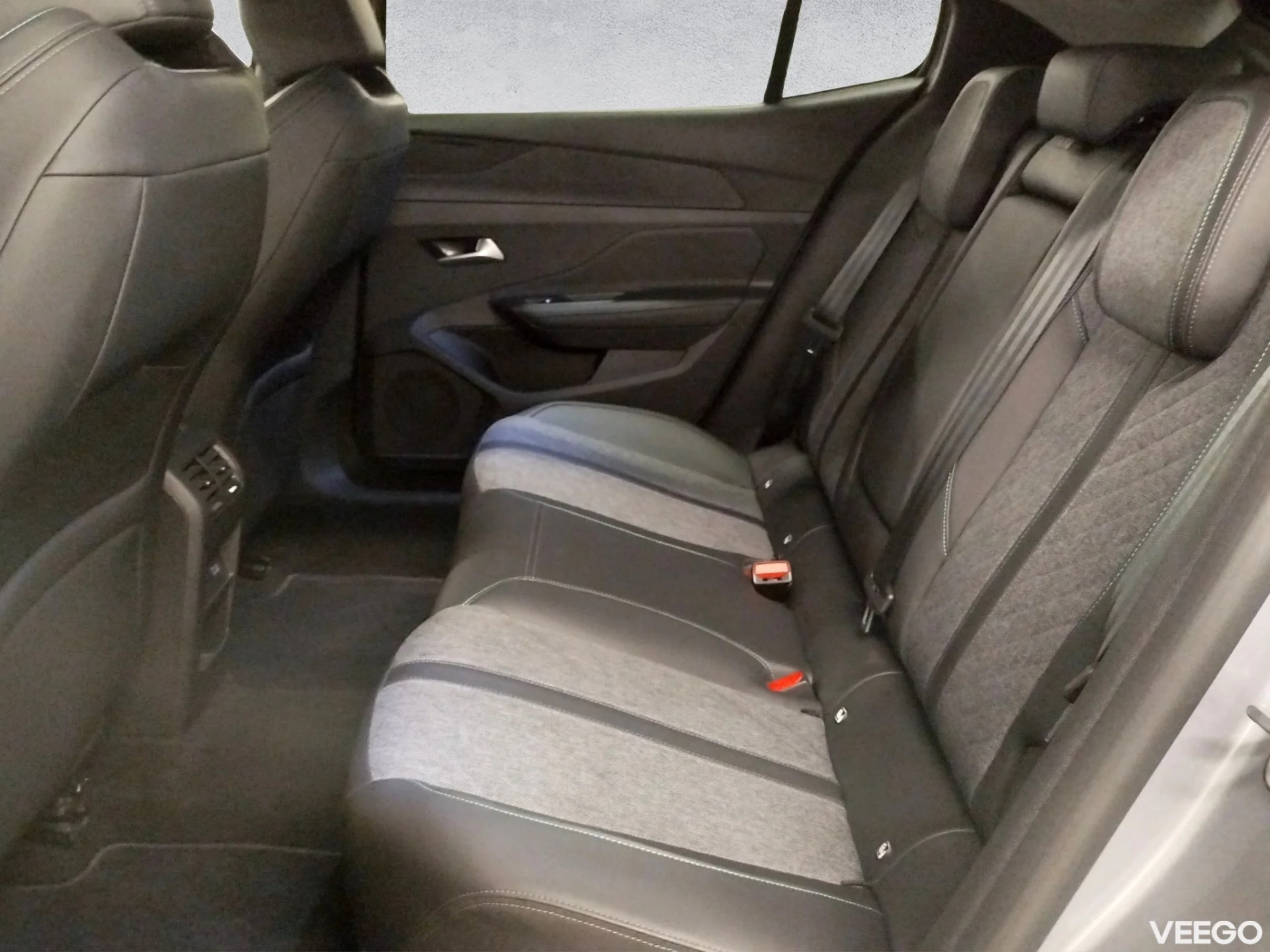 Peugeot 408 Allure PureTech 130 AT8 96kW