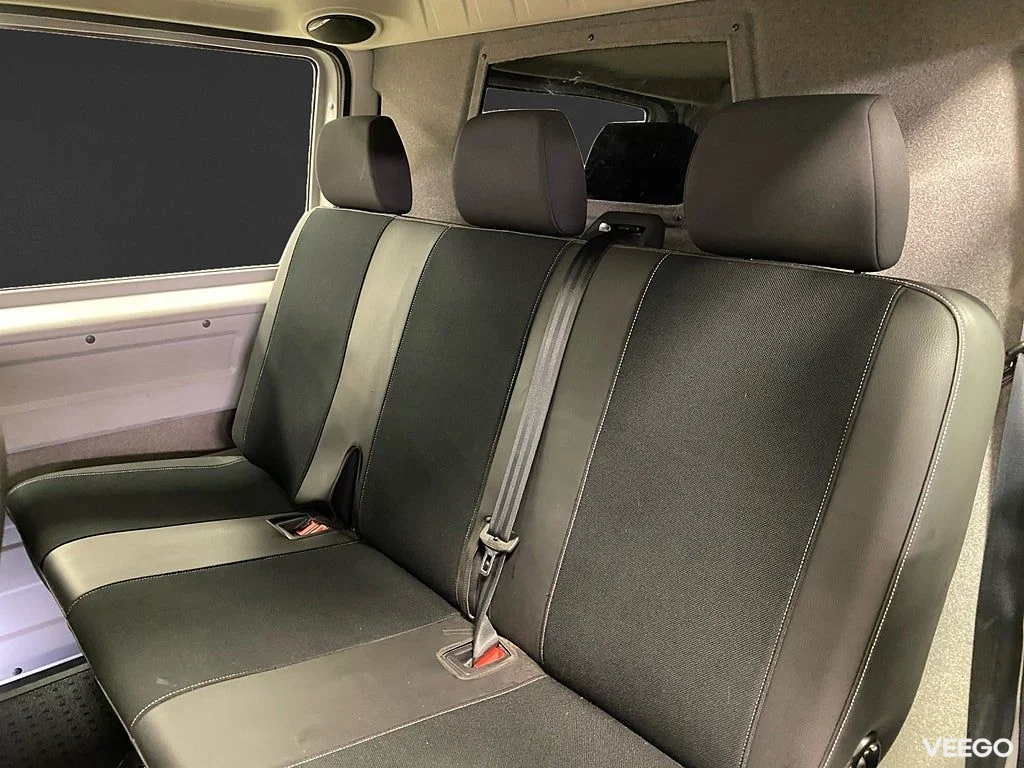 Volkswagen Transporter Kombi 2.0 TDI 4M DSG 150HK L2 5-Sits 110kW