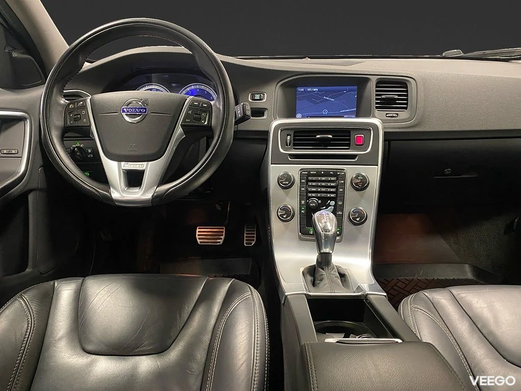 Volvo V60 T6 AWD 329HK Black R /Ferrita /Taklucka 242kW