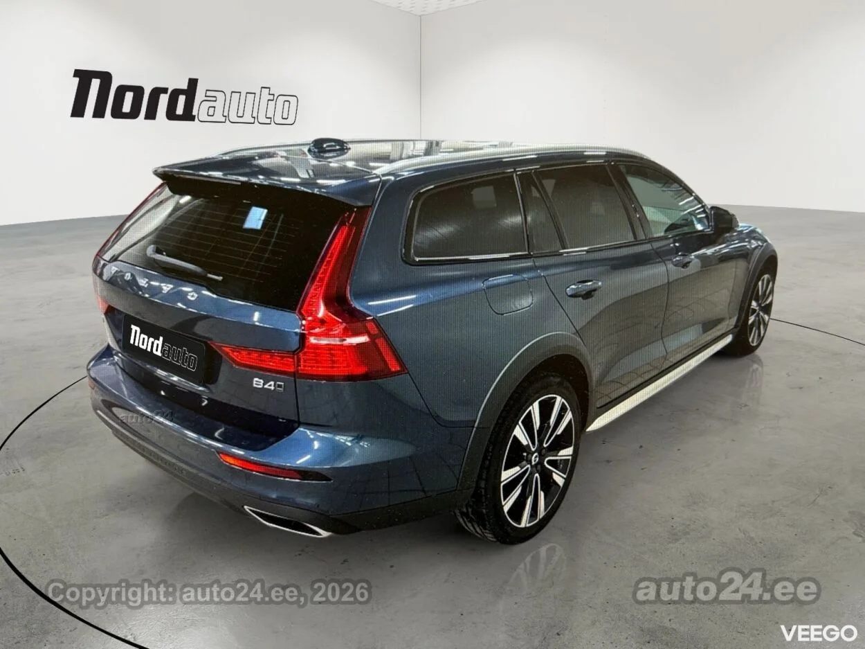 Volvo V60 Cross Country B4 D MHYBRID MOMENTUM PRO AWD 2 145kW