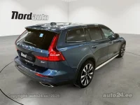 Volvo V60 Cross Country B4 D MHYBRID MOMENTUM PRO AWD 2 145kW thumbnail