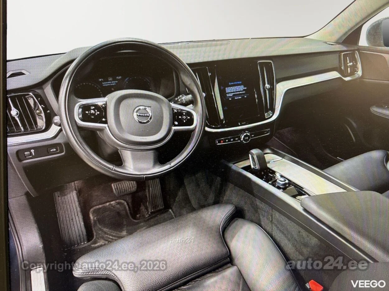 Volvo V60 Cross Country B4 D MHYBRID MOMENTUM PRO AWD 2 145kW