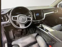 Volvo V60 Cross Country B4 D MHYBRID MOMENTUM PRO AWD 2 145kW thumbnail