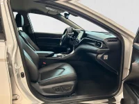 Toyota Camry Executive Hybrid 2.5 131kW thumbnail