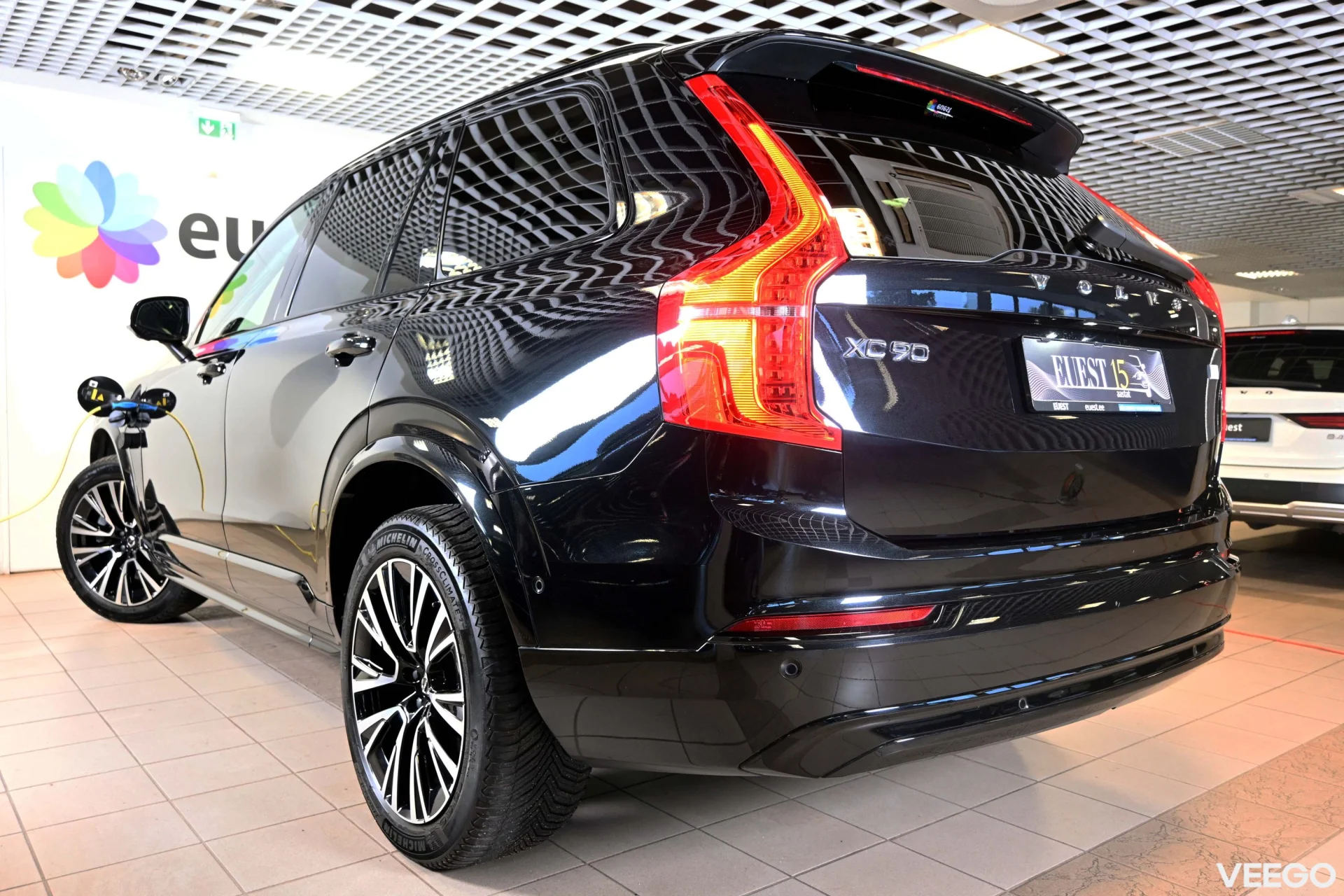 Volvo XC90 AWD H&K LUXURY+ ULTRA DARK XENIUM INTELLI PRO MY2024 2 335kW
