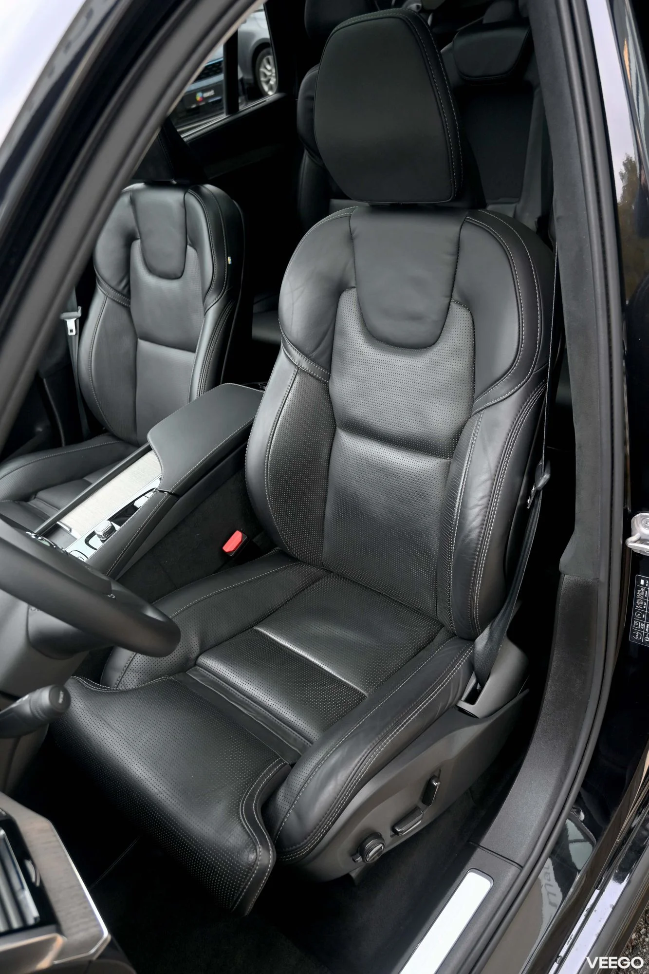 Volvo XC90 AWD H&K LUXURY+ ULTRA DARK XENIUM INTELLI PRO MY2024 2 335kW