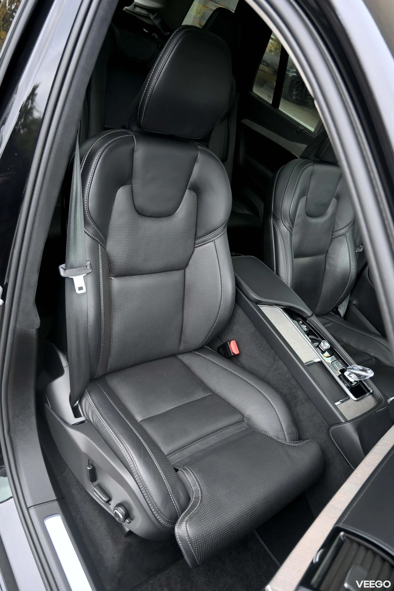 Volvo XC90 AWD H&K LUXURY+ ULTRA DARK XENIUM INTELLI PRO MY2024 2 335kW