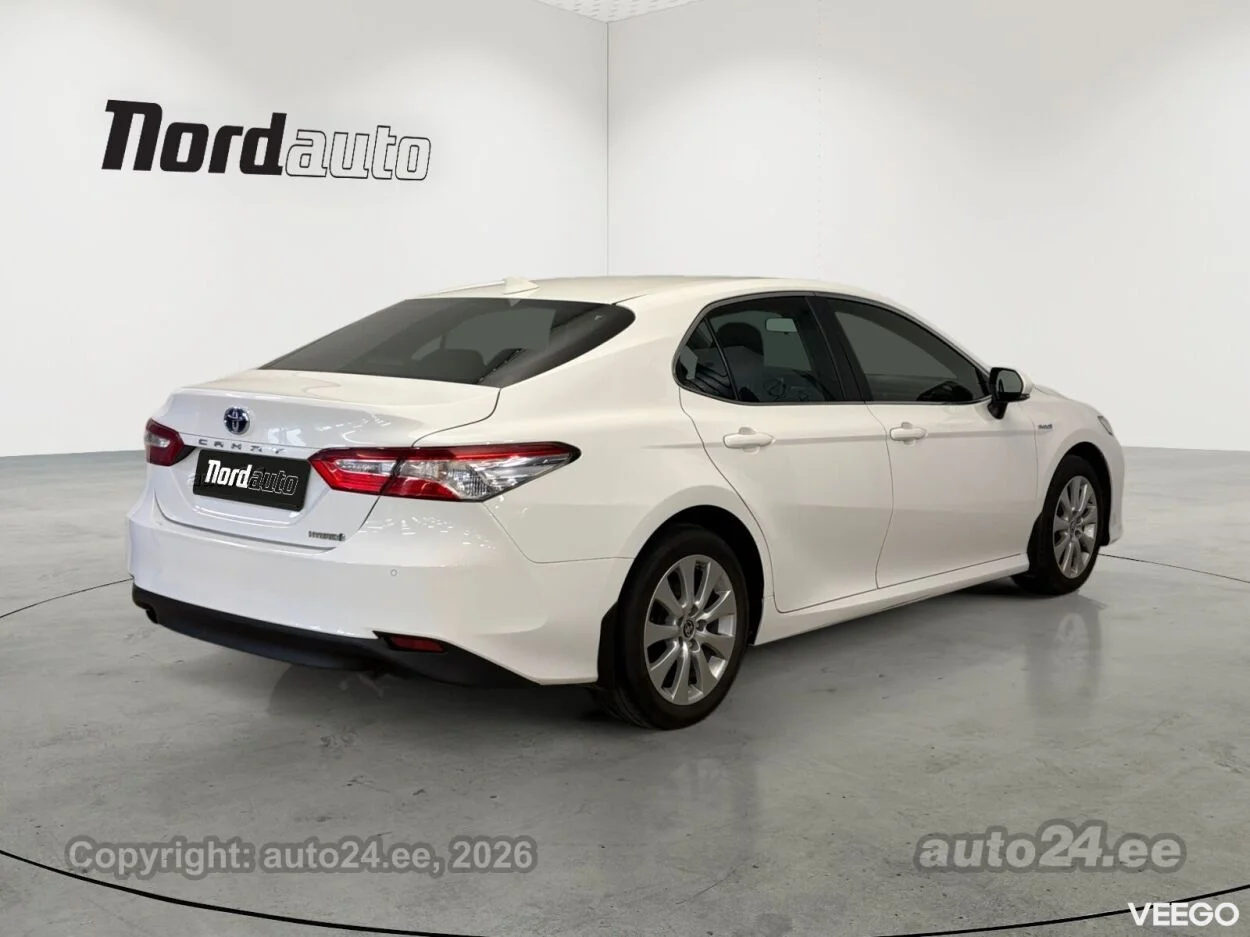 Toyota Camry Luxury 2.5 131kW