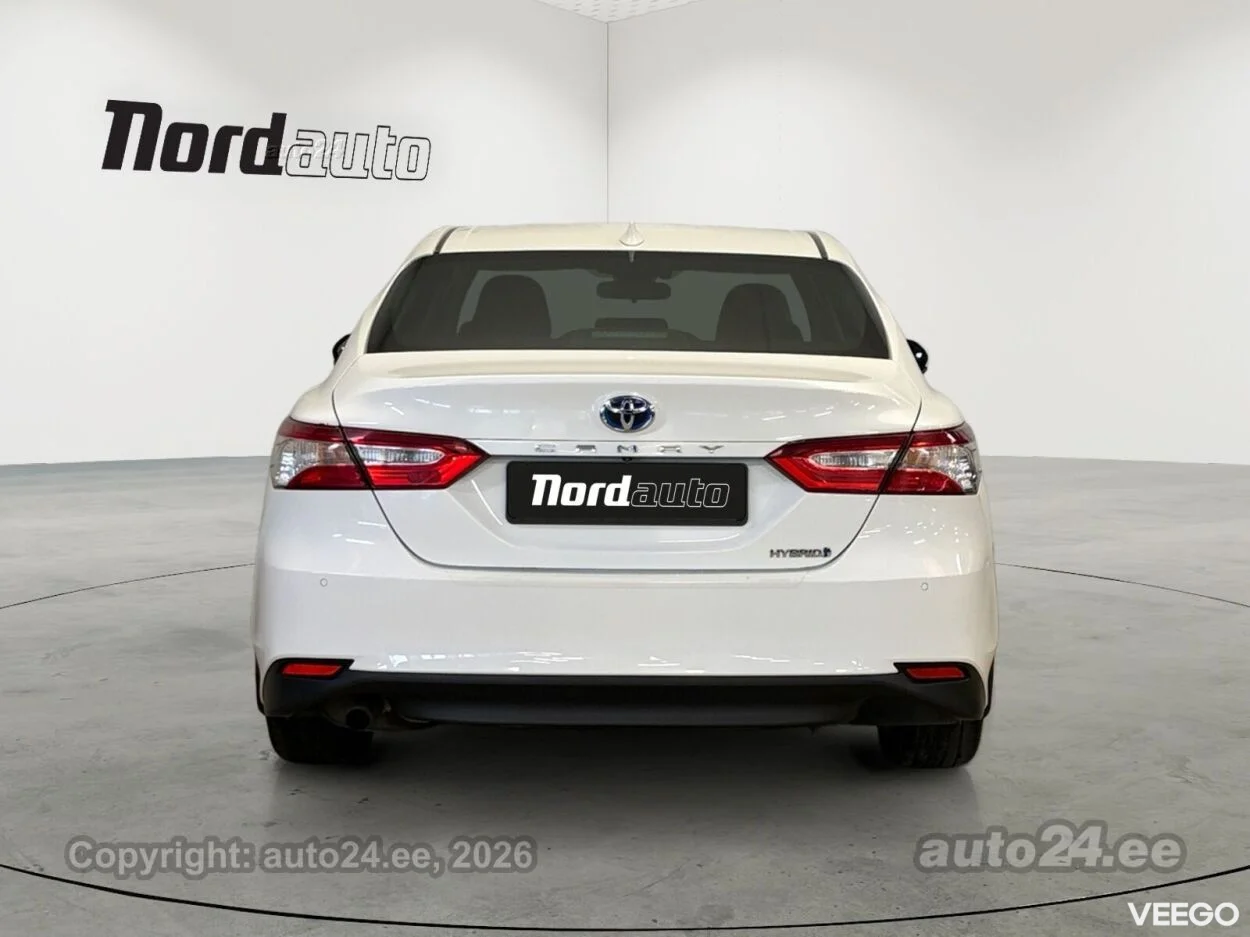 Toyota Camry Luxury 2.5 131kW
