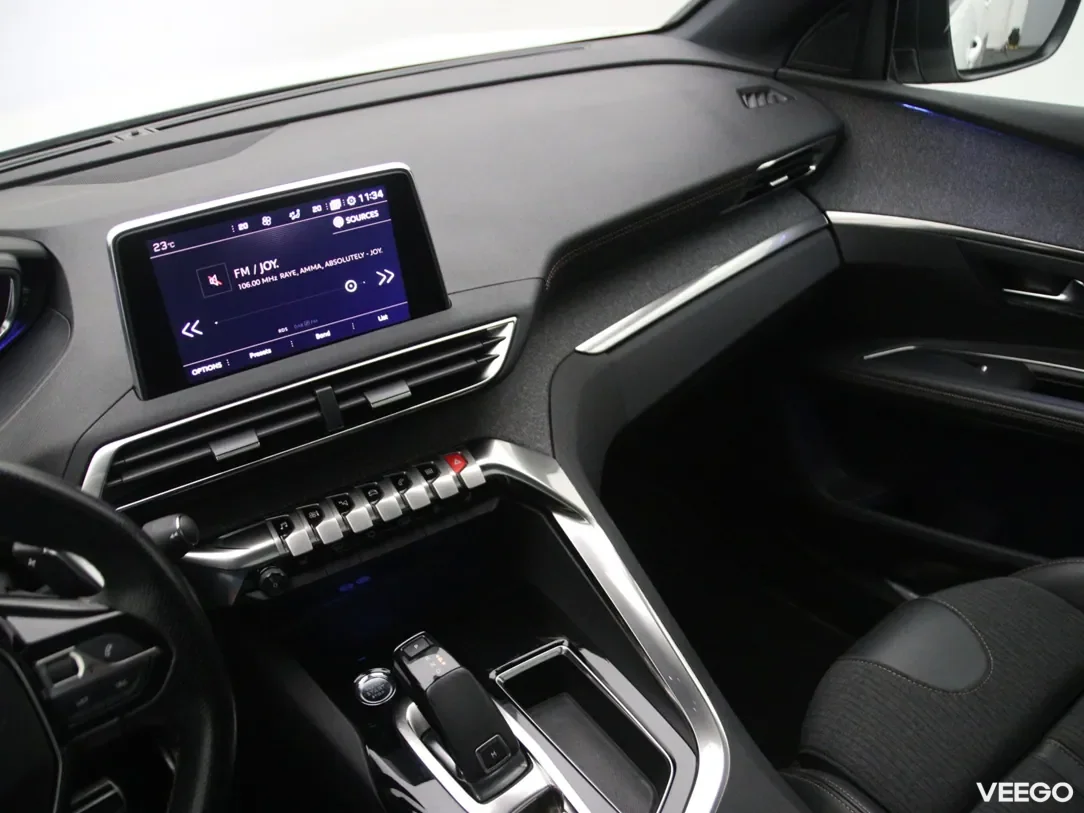 Peugeot 5008 1.5 96kW