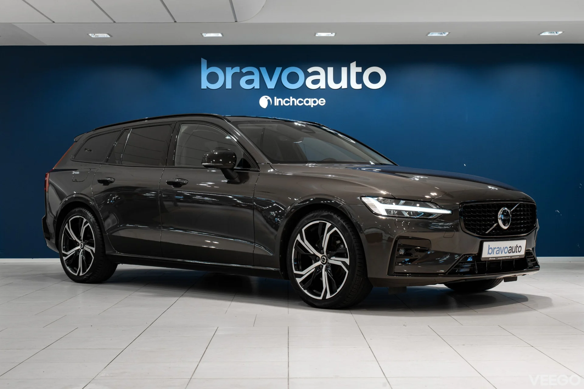 Volvo V60 2.0 B4 Mild-Hybrid Plus Dark 2 145kW