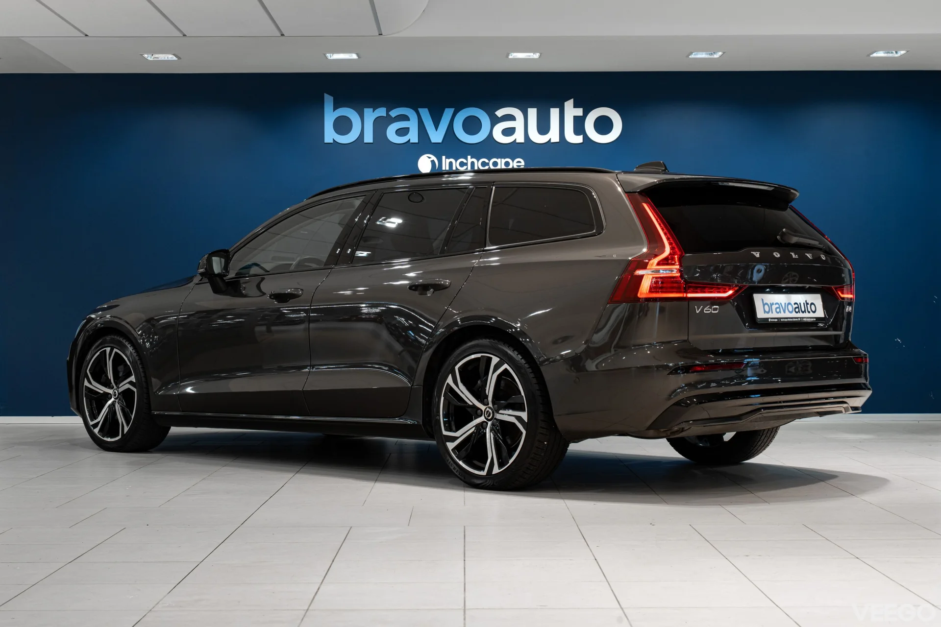 Volvo V60 2.0 B4 Mild-Hybrid Plus Dark 2 145kW