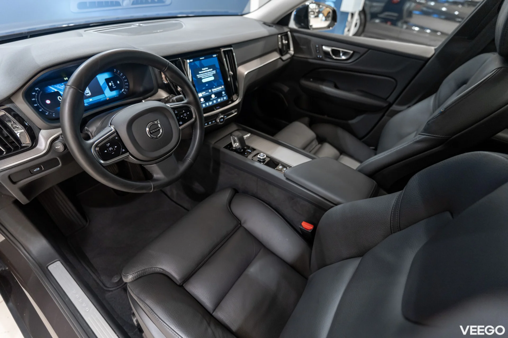 Volvo V60 2.0 B4 Mild-Hybrid Plus Dark 2 145kW