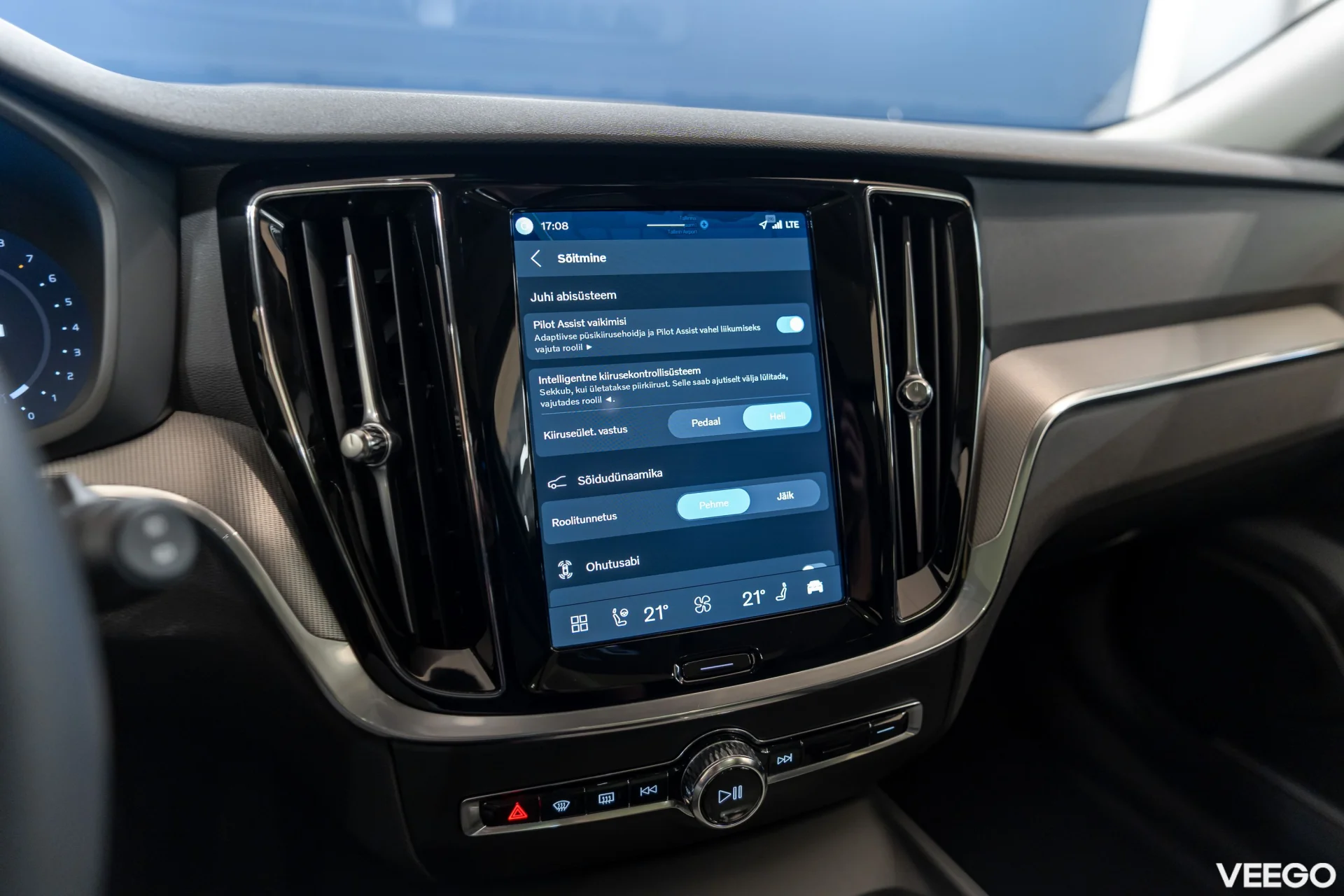 Volvo V60 2.0 B4 Mild-Hybrid Plus Dark 2 145kW