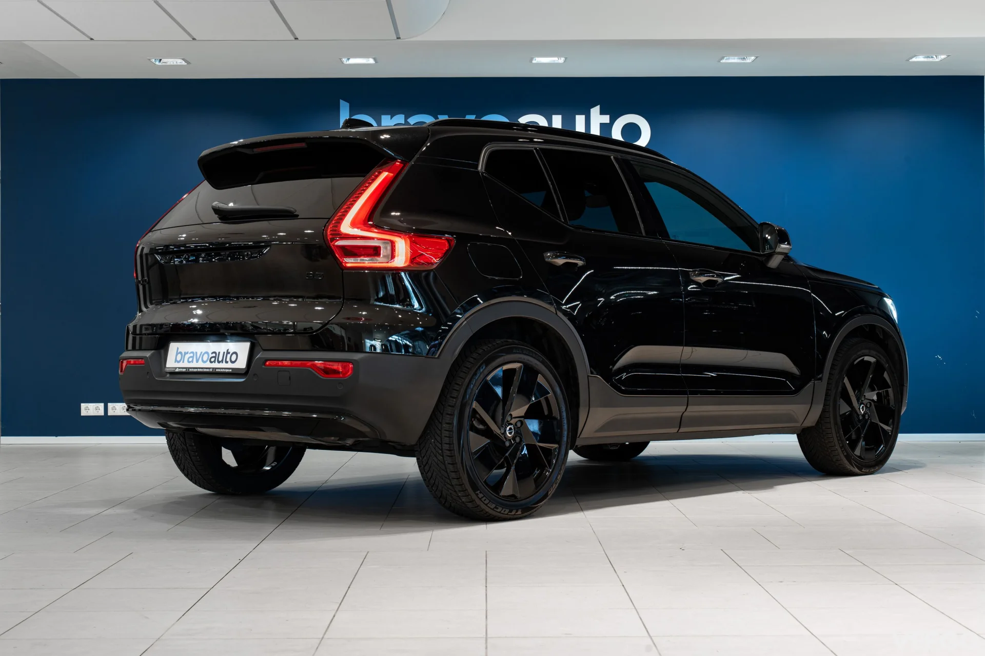 Volvo XC40 2.0 B3 Mild-Hybrid Plus Black Edition 2WD 2 120kW