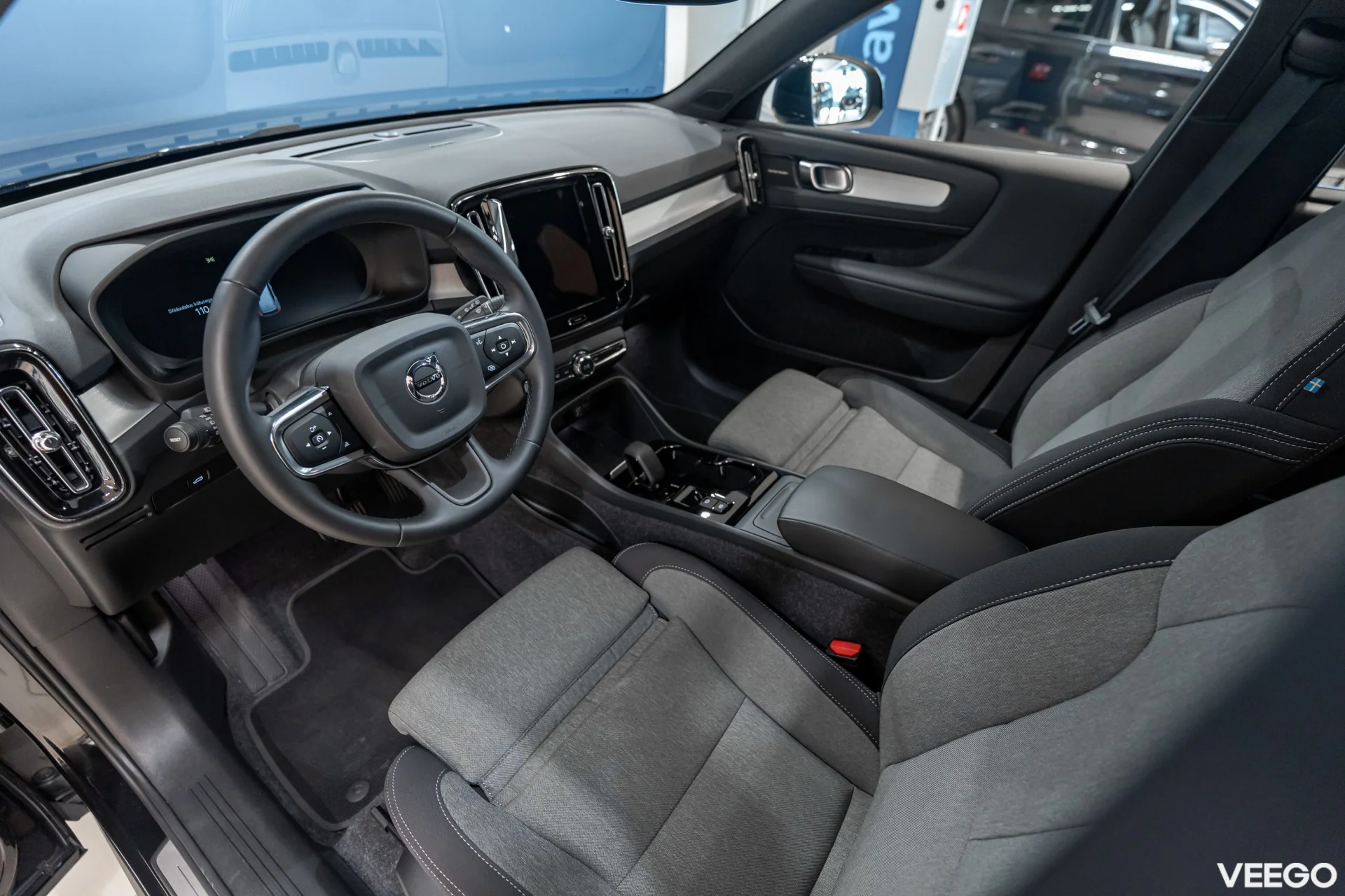 Volvo XC40 2.0 B3 Mild-Hybrid Plus Black Edition 2WD 2 120kW