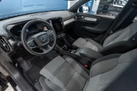 Volvo XC40 2.0 B3 Mild-Hybrid Plus Black Edition 2WD 2 120kW thumbnail