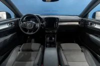 Volvo XC40 2.0 B3 Mild-Hybrid Plus Black Edition 2WD 2 120kW thumbnail