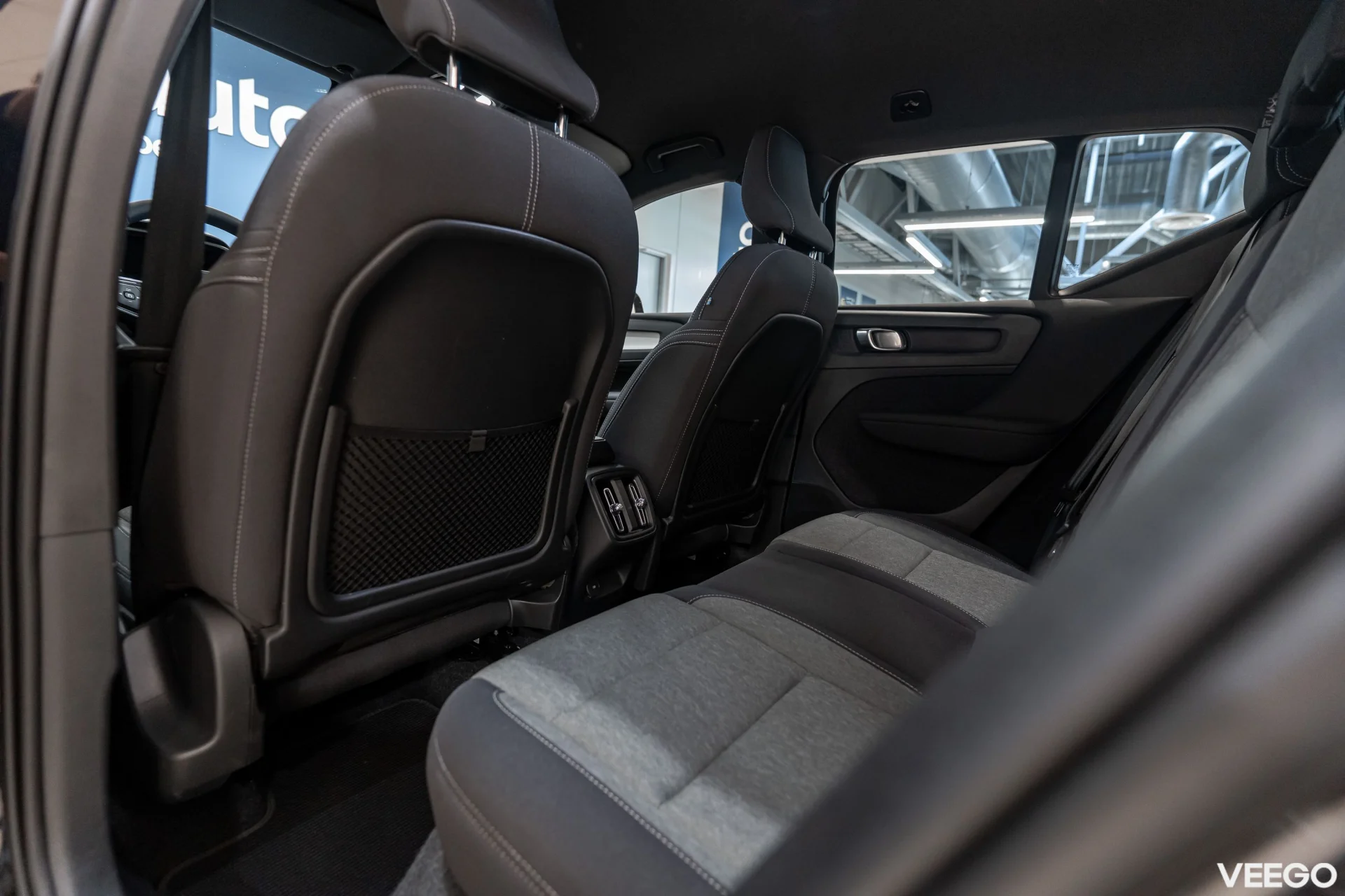 Volvo XC40 2.0 B3 Mild-Hybrid Plus Black Edition 2WD 2 120kW