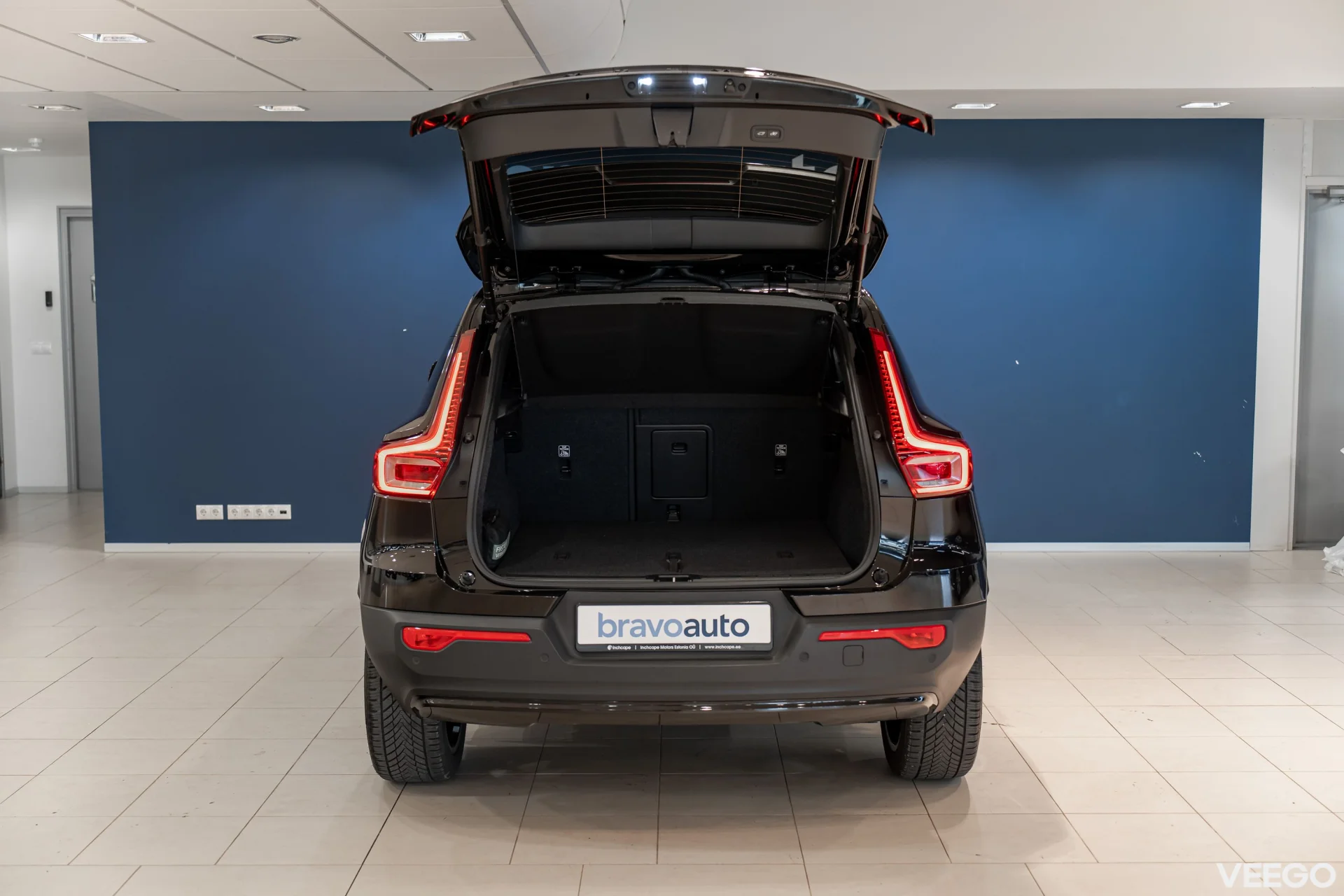 Volvo XC40 2.0 B3 Mild-Hybrid Plus Black Edition 2WD 2 120kW