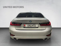 BMW 320 Sport Line 135kW thumbnail