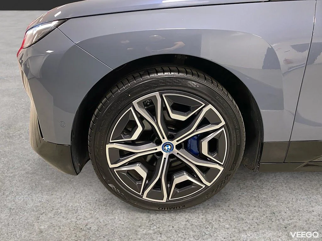 BMW iX xDrive40 326HK Sport /Sky Lounge /Laser /Se Spec/Moms 240kW
