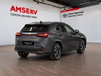 Lexus UX 300h - 2 112kW thumbnail