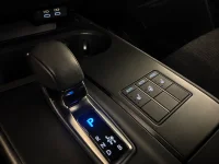 Lexus UX 300h - 2 112kW thumbnail