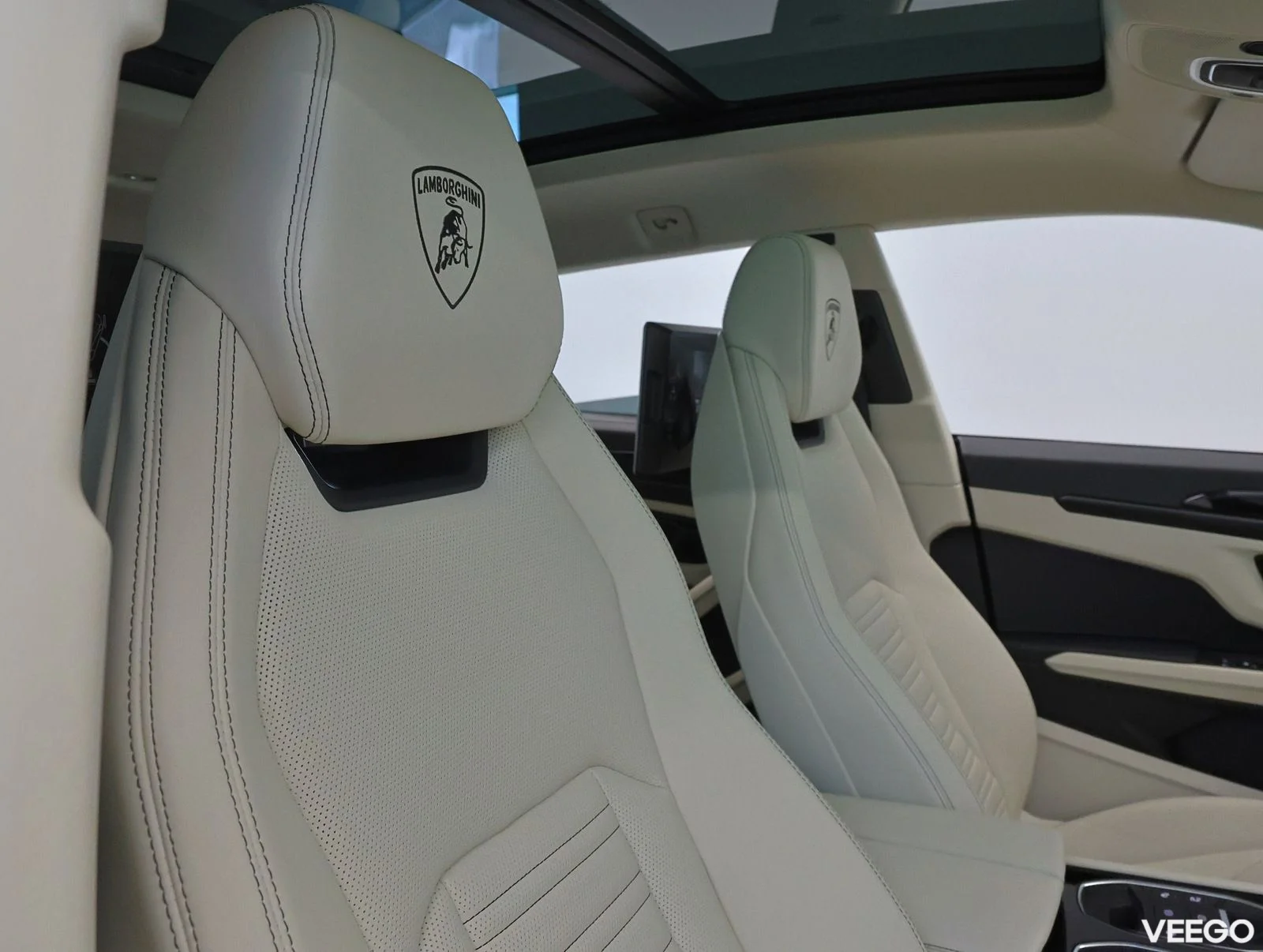 Lamborghini Urus - 4 588kW