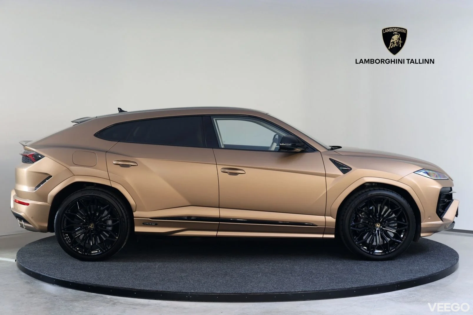 Lamborghini Urus - 4 588kW