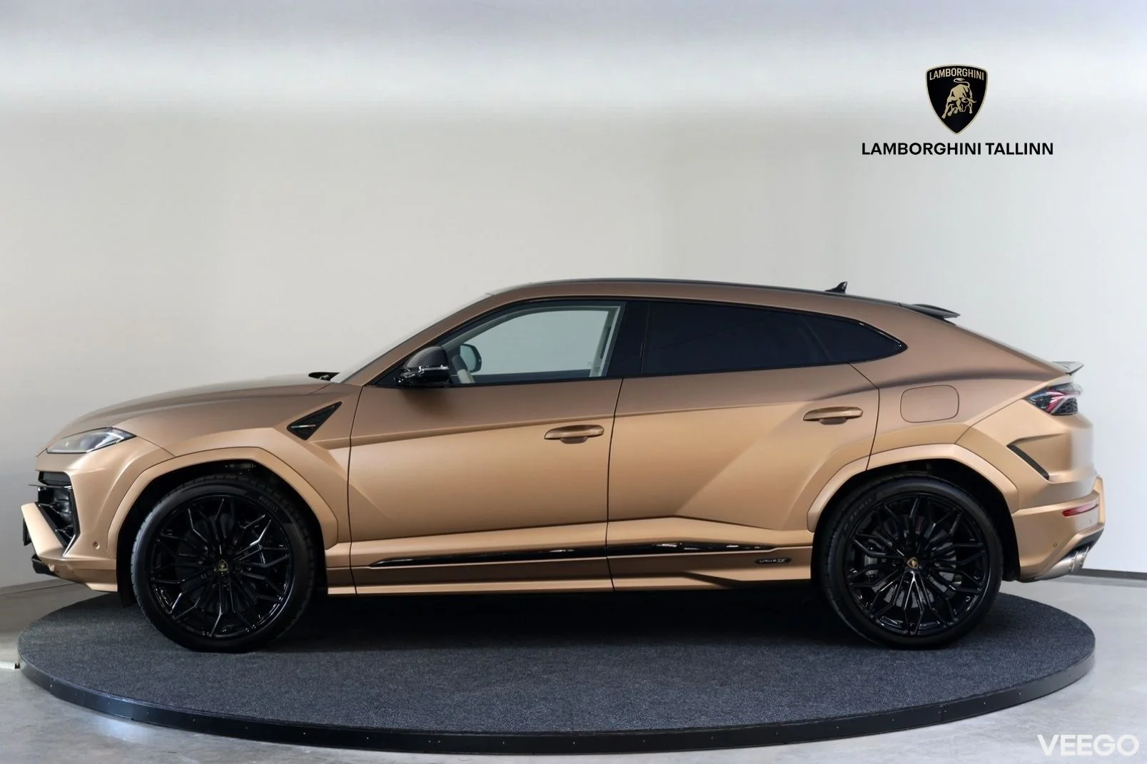Lamborghini Urus - 4 588kW