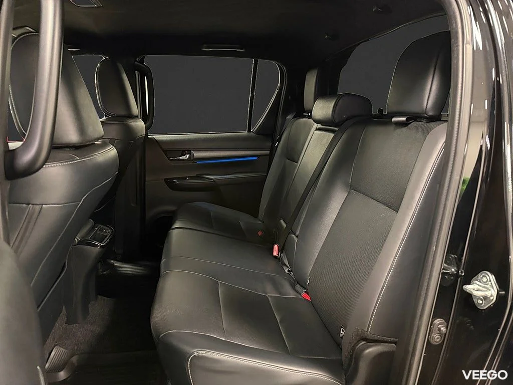 Toyota Hilux Hilux DH 2.8 4WD 204HK Invincible /Kåpa /Moms 150kW