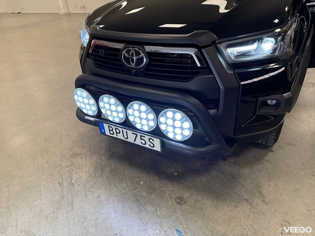 Toyota Hilux Hilux DH 2.8 4WD 204HK Invincible /Kåpa /Moms 150kW