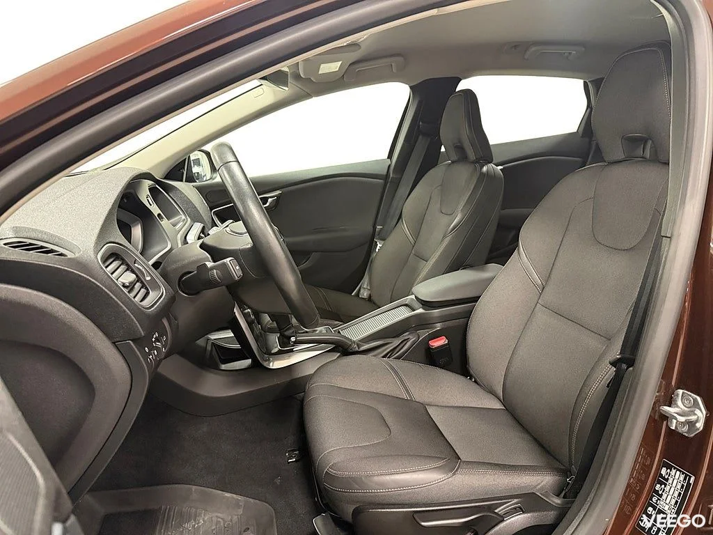 Volvo V40 D3 150HK Plus /Värmare /Navi 110kW