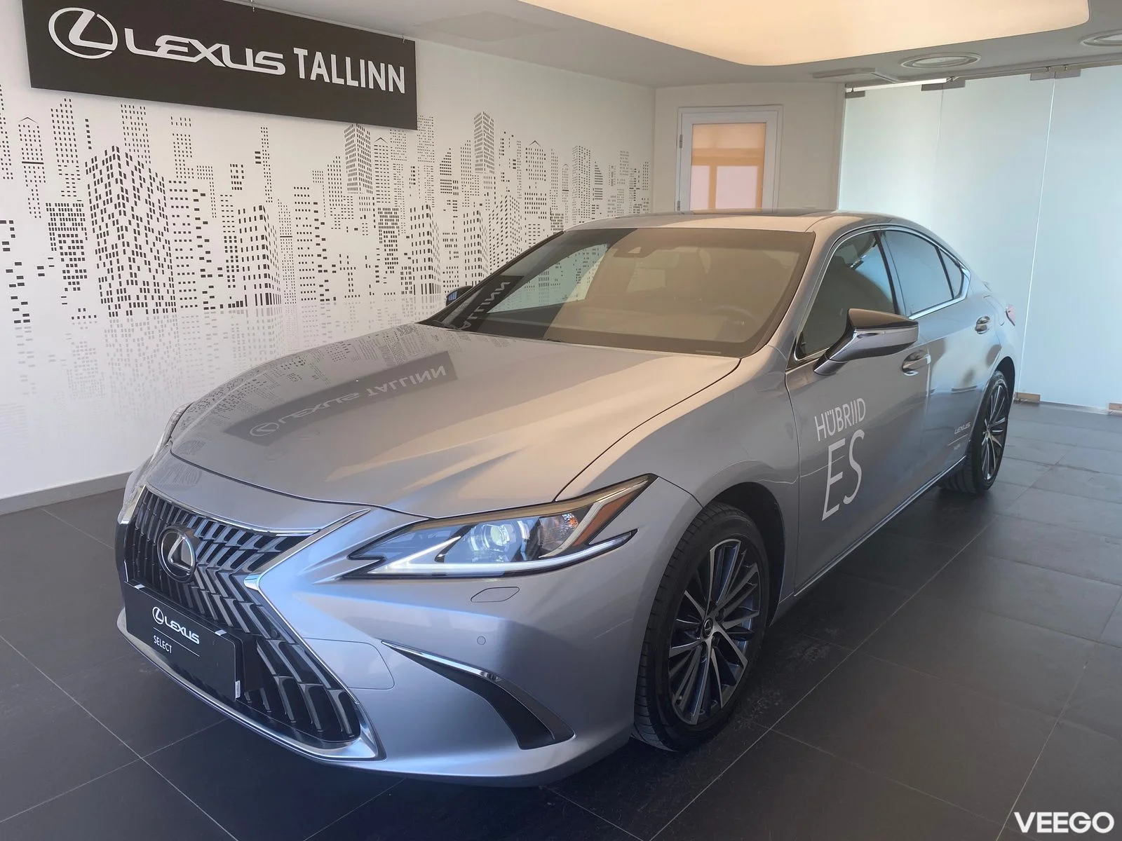 Lexus ES 300h - 131kW