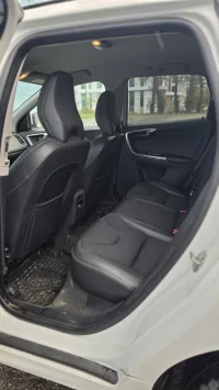 Volvo XC60 2.4 140kW thumbnail
