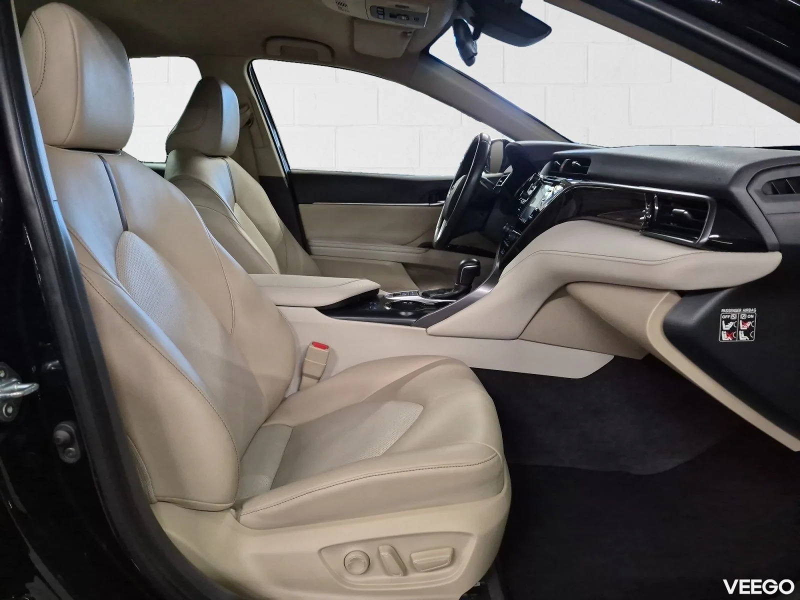 Toyota Camry Luxury Business 2.5 131kW