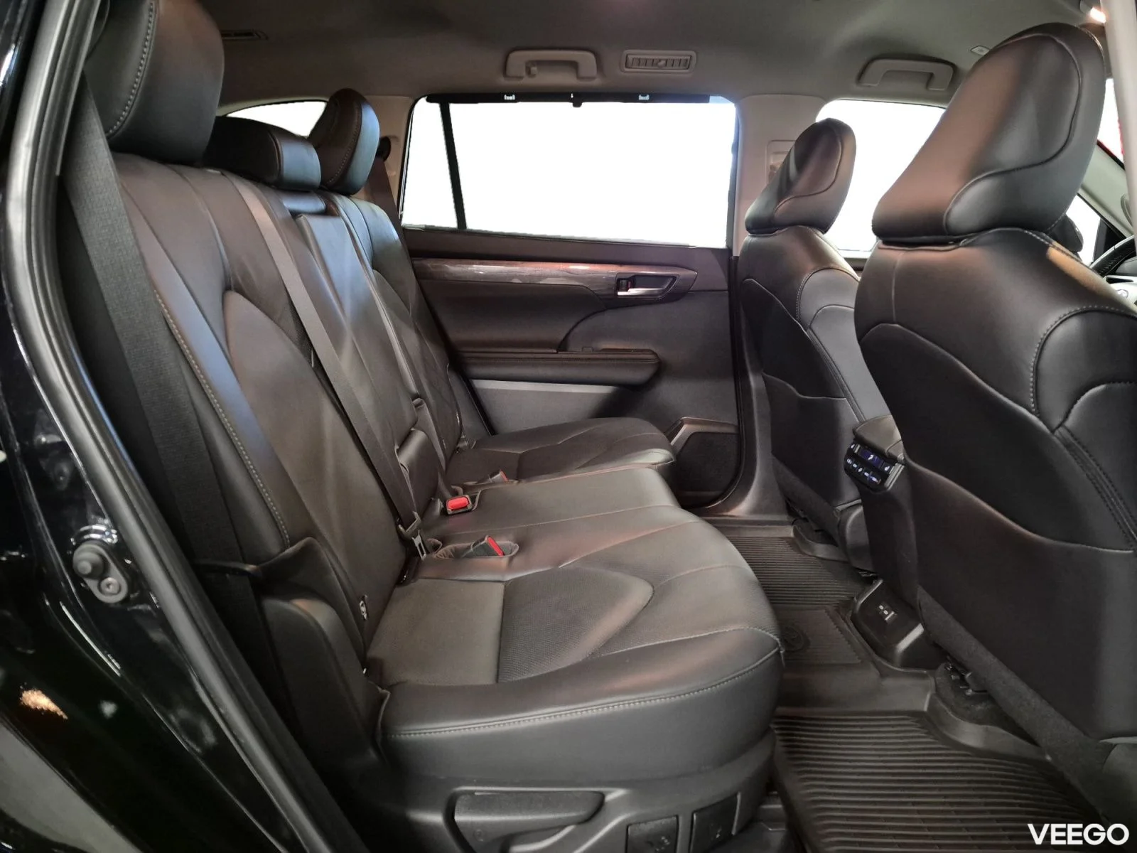 Toyota Highlander Premium AWD 2.5 140kW