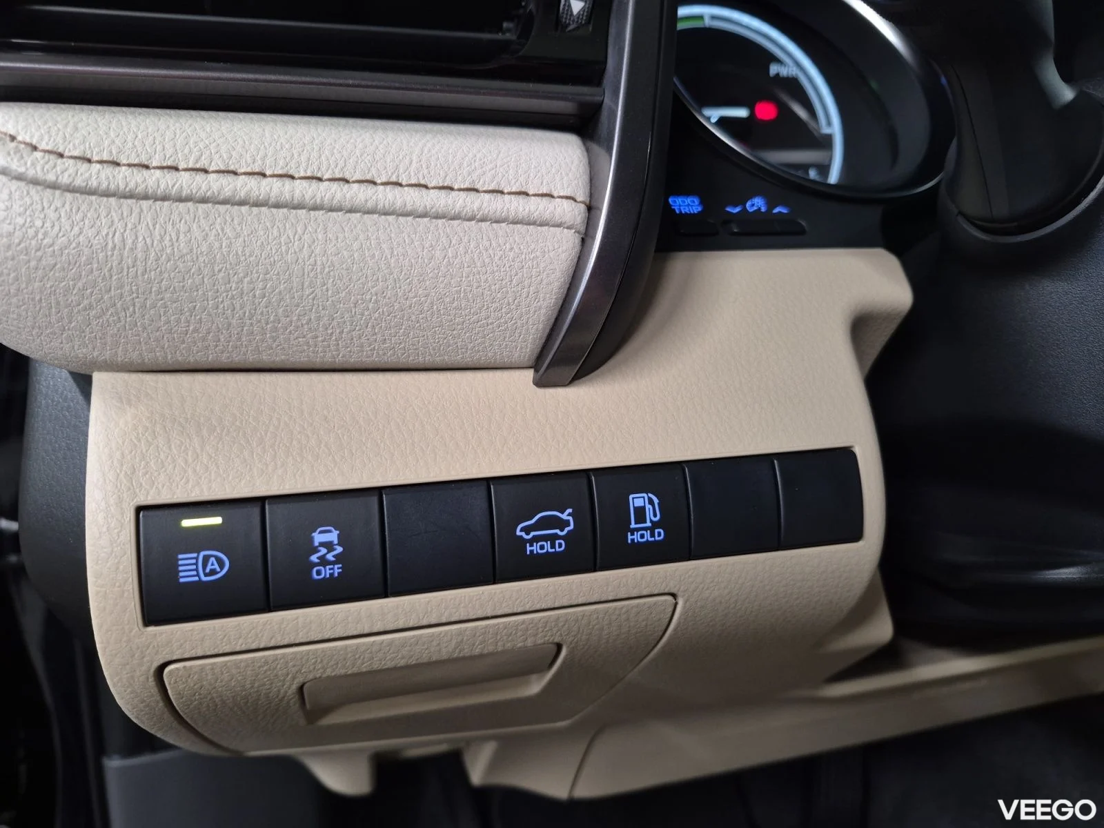 Toyota Camry Luxury Business 2.5 131kW