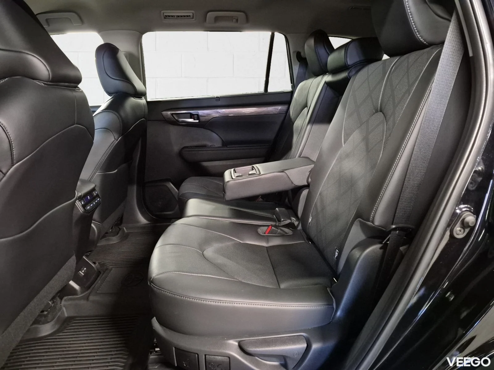 Toyota Highlander Premium AWD 2.5 140kW