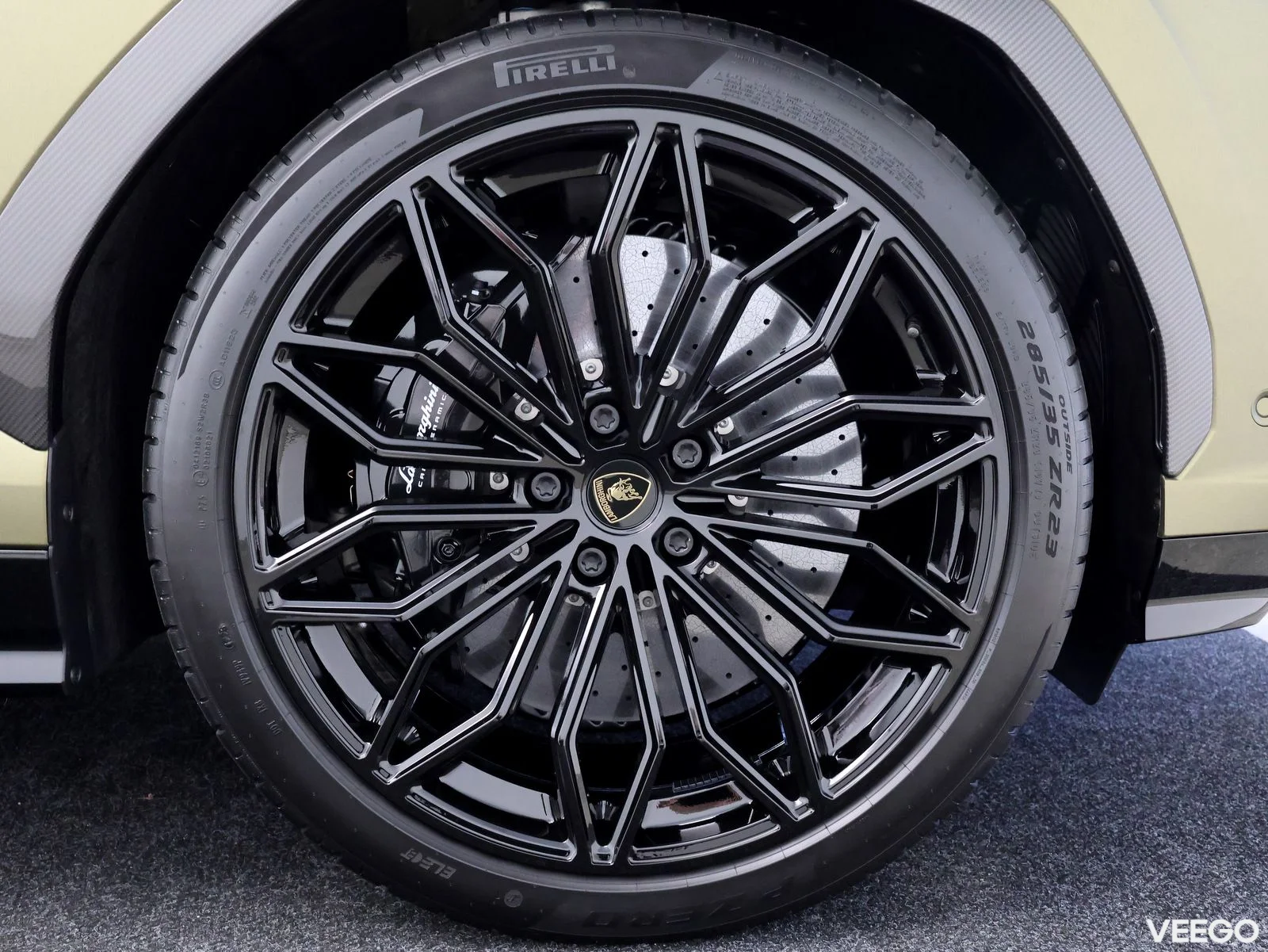 Lamborghini Urus - 4 588kW