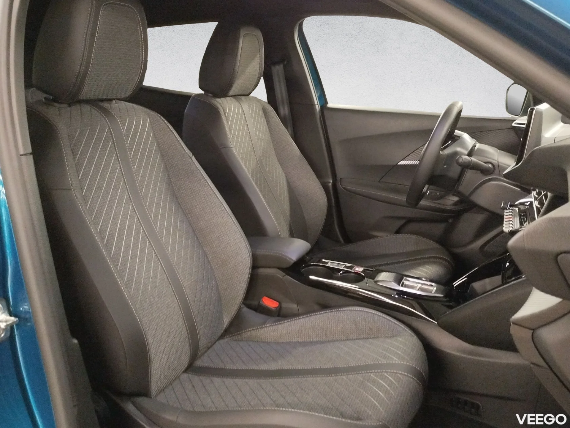 Peugeot 2008 Allure Hybrid 110 e-DCS6 74kW