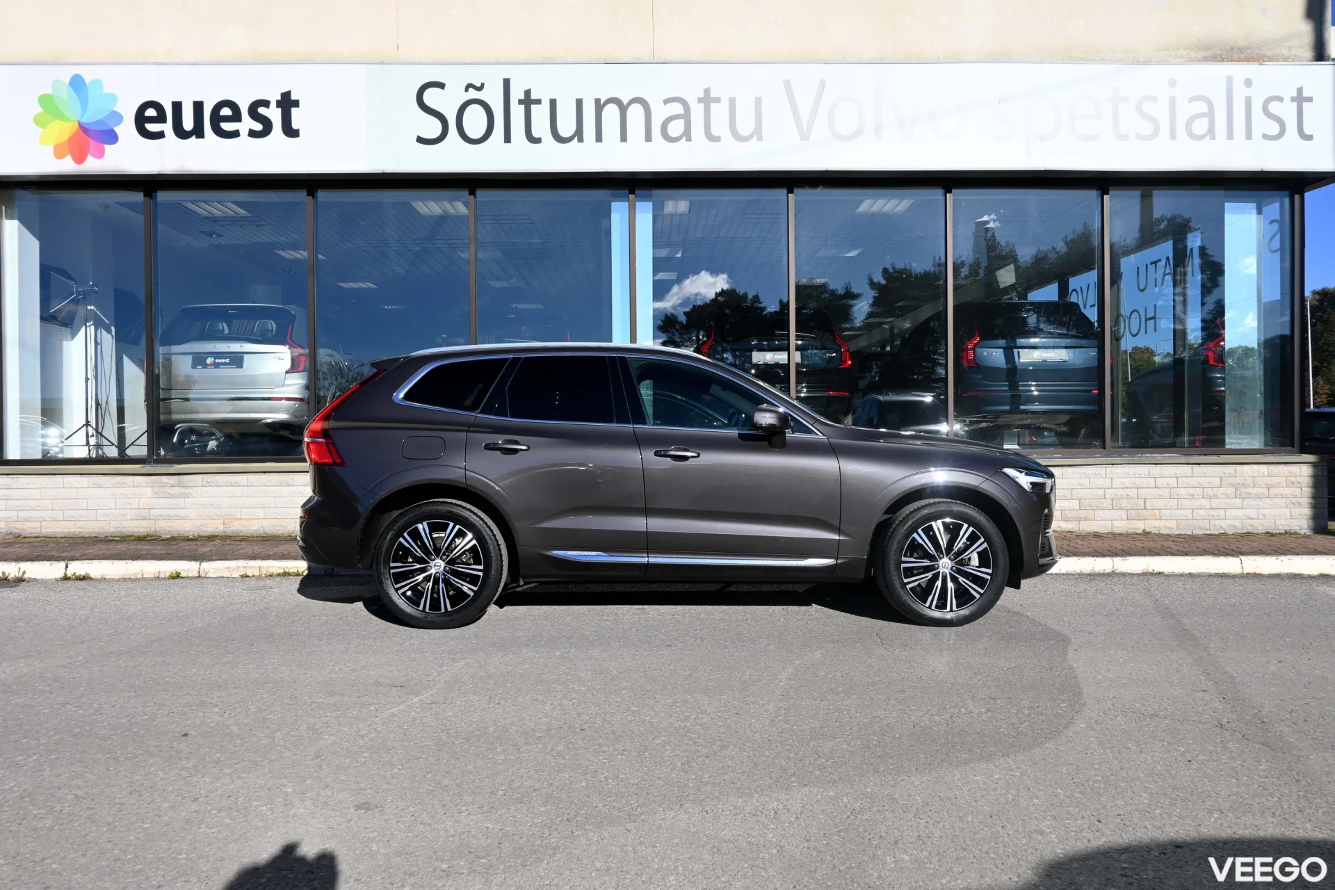 Volvo XC60 AWD LUXURY+ ULTIMATE BRIGHT INTELLI XENIUM MY2022 FACELIFT 2 251kW