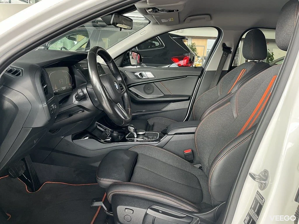 BMW 118 118i i Model Sport Rattvärme Park Assist Sportstolar 0kW