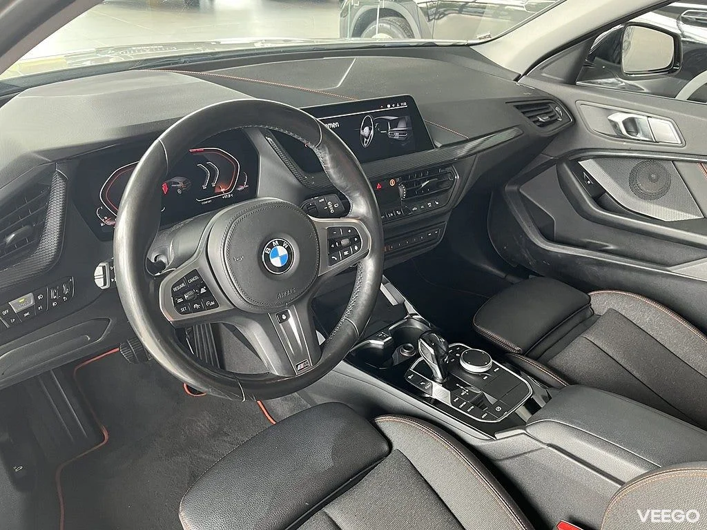 BMW 118 118i i Model Sport Rattvärme Park Assist Sportstolar 0kW