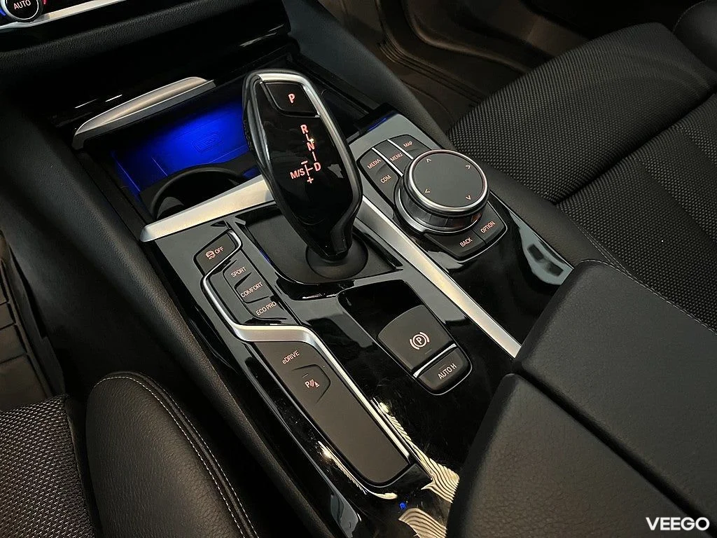 BMW 530 iPerformance Sedan HiFi Rattvärme Park Assist 0kW